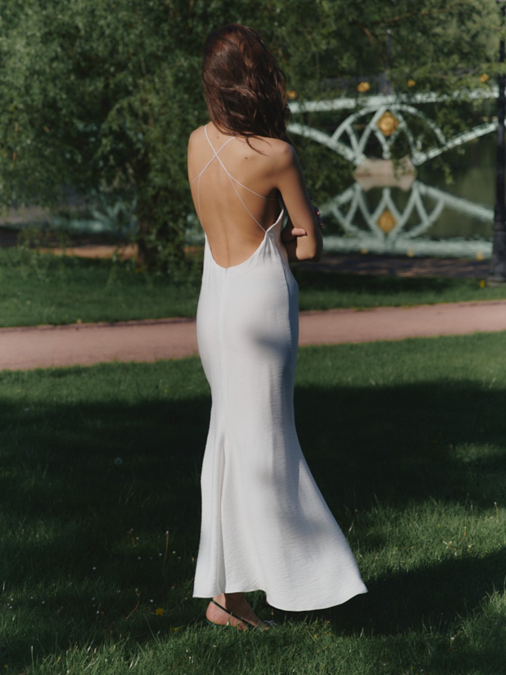 Dress with ties on the back milky